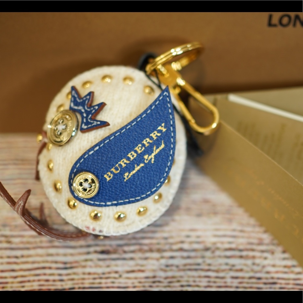 Burberry Blush Pink Derek Bird Charm NWT - Picture 2 of 2